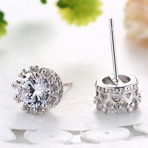 NEW 925 STERLING SILVER DIAMOND STUD EARRINGS - Picture 5 of 5